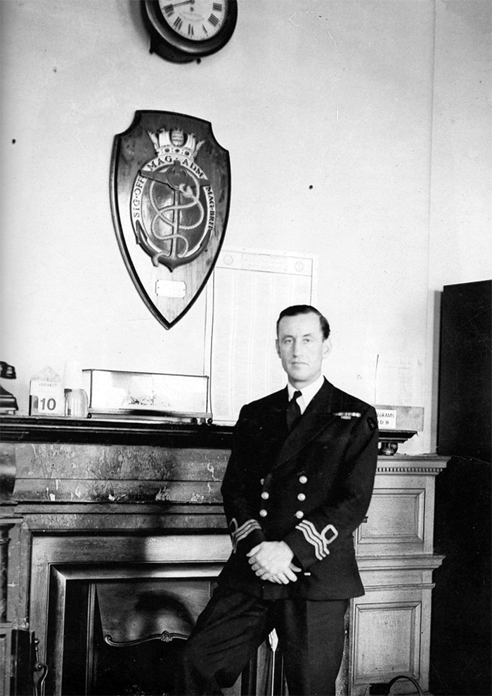Fleming in his wartime office, Room 39 of the
Admiralty, Whitehall. His role was that of a diplomat
and civil servant, but he was also an ideas man.