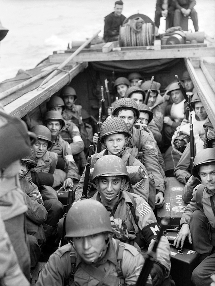 American troops during Operation Torch, November 1942. 30 AU accompanied this Allied landing on the North African coast, managing to retrieve crucial documents and codebooks from the Italian HQ outside Algiers.