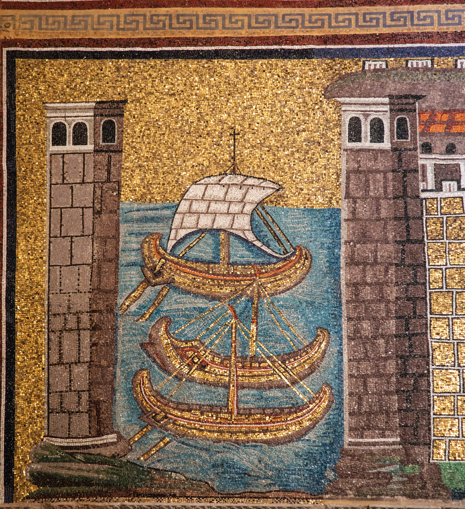 OPPOSITE The Basilica of Sant’Apollinare Nuovo (493-526), built by Theoderic the Goth as his palace church. Male saints parade along the south wall (shown here). The facing wall features a procession of female saints. ABOVE The port at Classis, as pictured in a mosaic in Sant’Apollinare Nuovo.