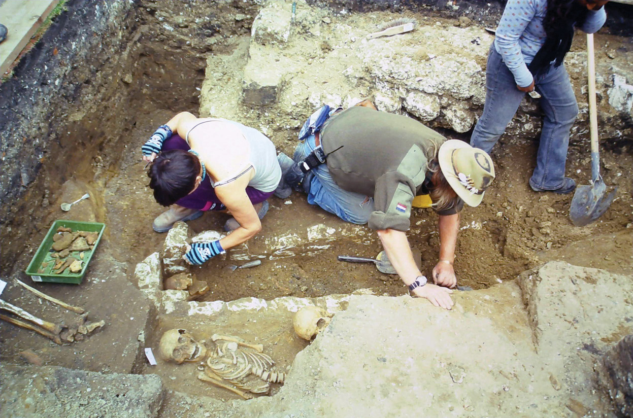 above As Time Team grew in popularity, a succession of high-status sites became available to them. Here they investigate the archaeology of Westminster Abbey.