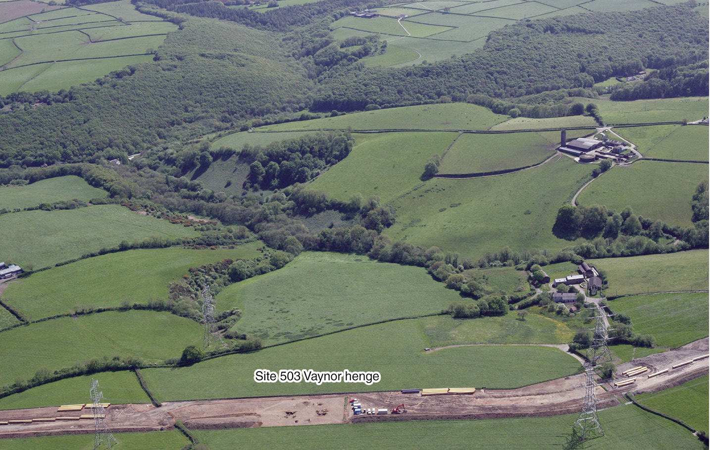 right The henge site in its wider landscape. During the Neolithic period, it had occupied largely open, grazed land on a ridge overlooking the River Taf, surrounded by wooded valleys.