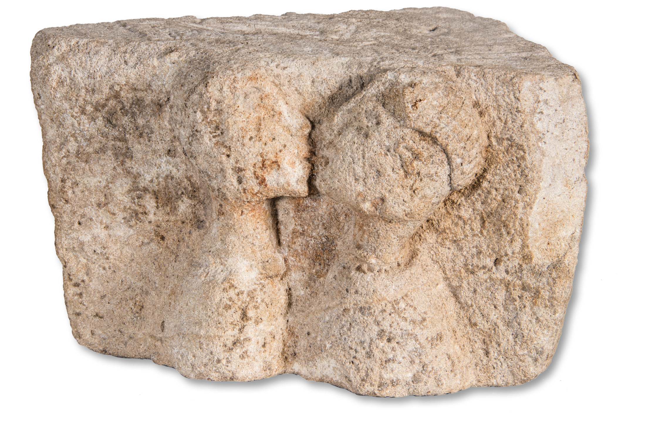 above The Kiss, from Osuna (Seville). 1st century BC, limestone. Size: 13.5 x 24 x 30cm opposite Pablo Picasso, Le Baiser (‘The Kiss’). Dinard, 25 August 1929, oil on canvas. Size: 22 x 14cm