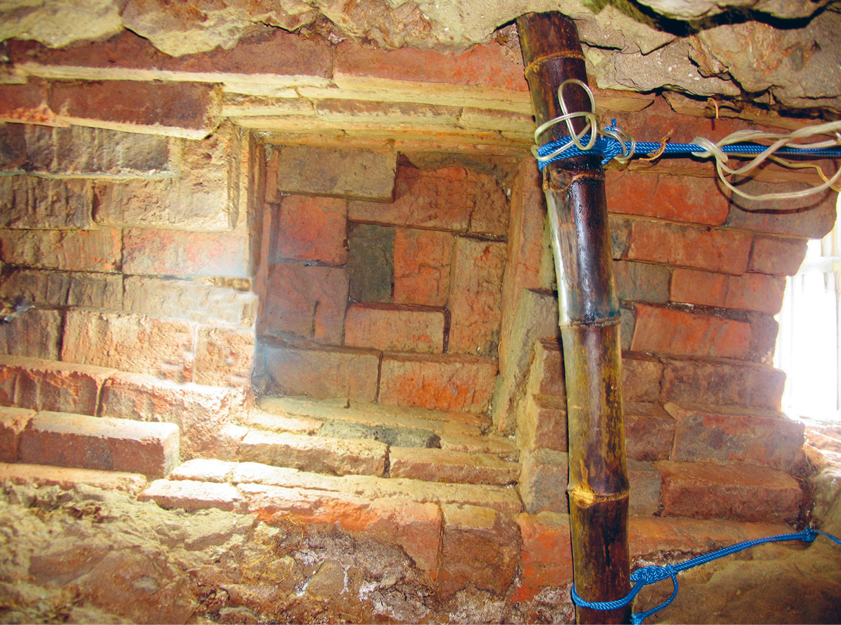 top The corbelled brick ceiling of the subterranean structure. Above The position of our 2007 trenches, alongside the known shaft positions.