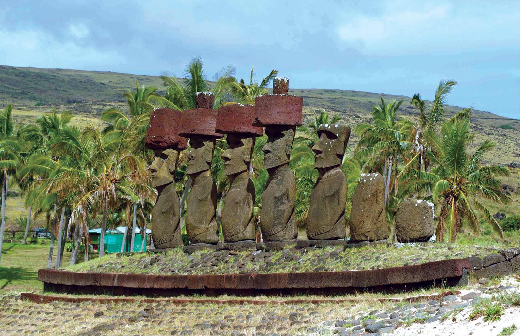 RIGHT Pukao were placed on the heads of the maoi at a number of coastal ahu, as seen here on the reconstructed ahu Nau Nau at Anakena bay in the north of the island.