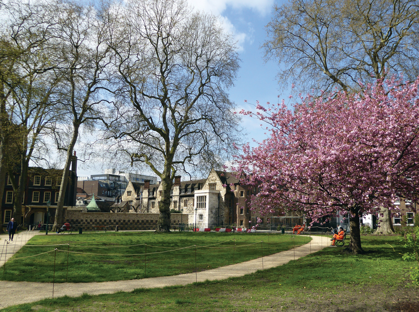 left Charterhouse Square is the final resting place of many of London’s plague dead. Walter Manny founded a Carthusian monastery at the site in 1371. above A fragment from Manny’s painted tomb.