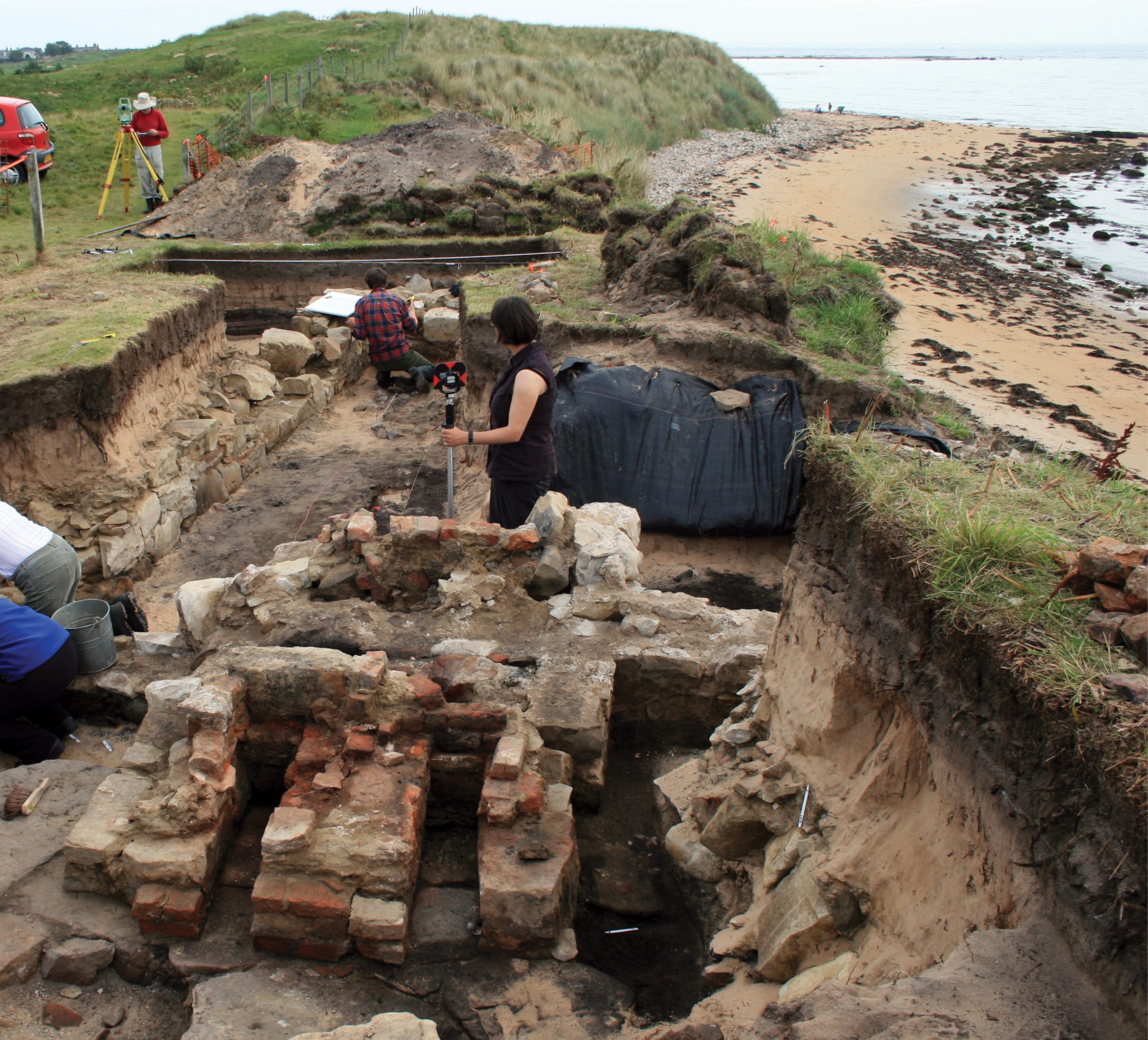 LEFT Members of the local Clyne Heritage Society and local volunteers excavate the new salt house on Brora. Constructed in the second half of the 18th century, brine was converted into salt here.