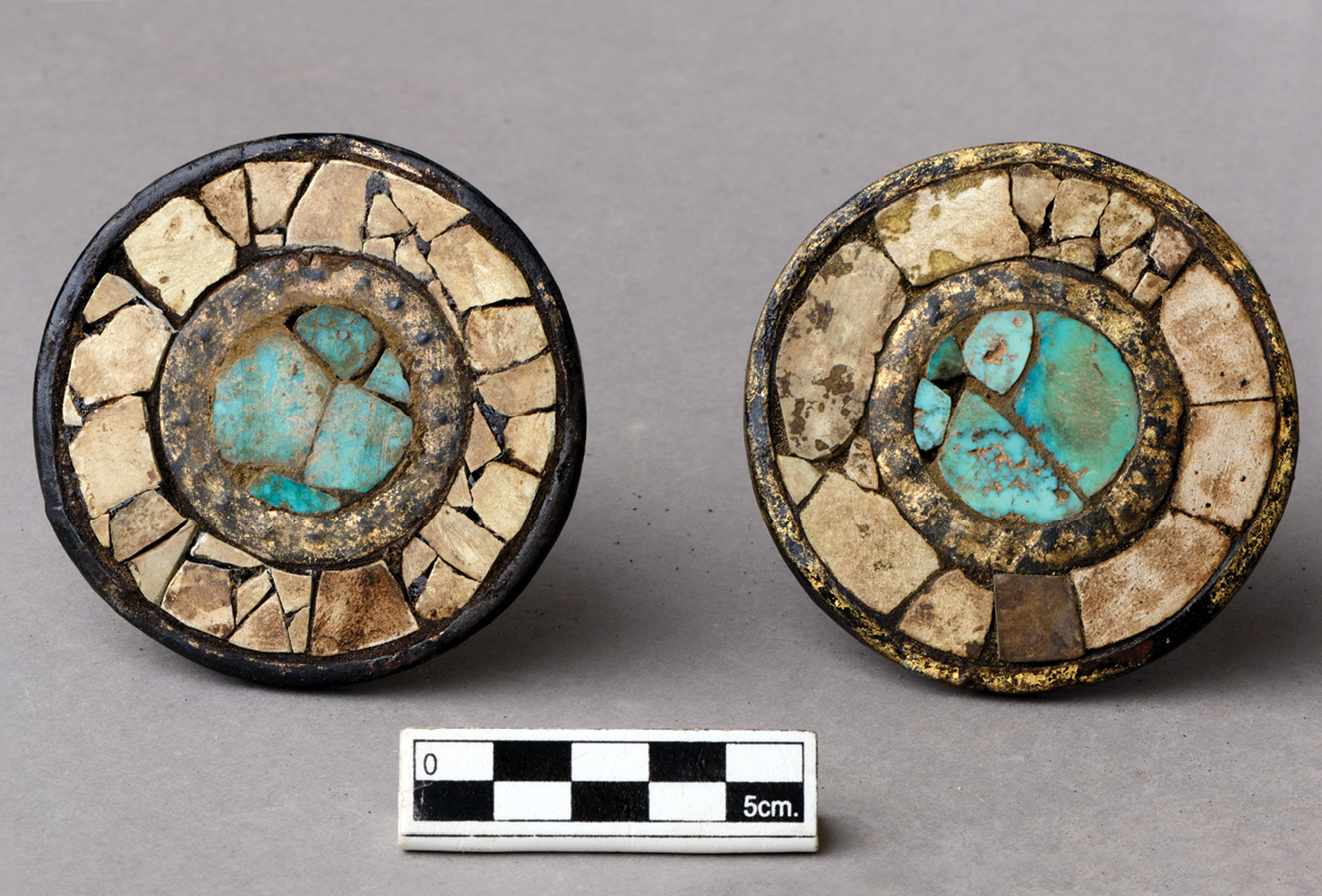left The ear spools found with the burial of Tomb 1.﻿