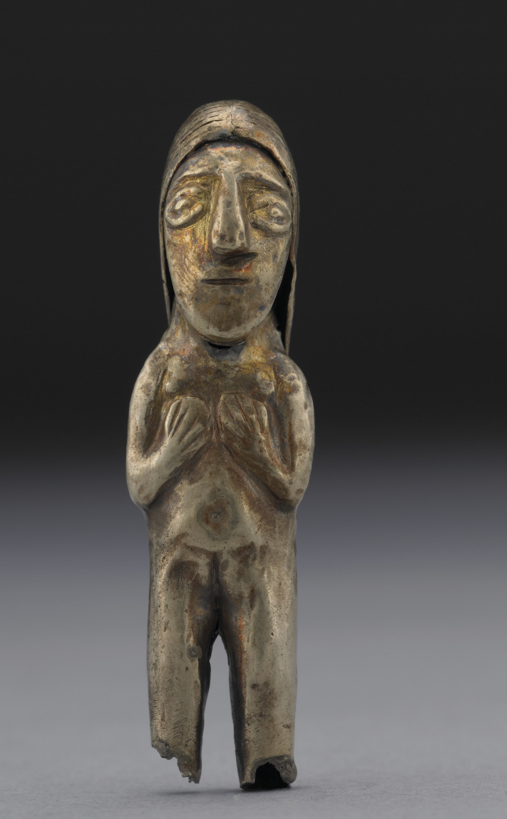 ABOVE This miniature figure, standing just 5.7cm high, belongs to the Inca period and was made of gold. Such figures would be dressed in miniature clothes and play a key role in rituals such as the capacocha. Indeed, children were probably selected for sacrifice during such ceremonies because they, too, were viewed as a reduced- scale version of the Inca people.