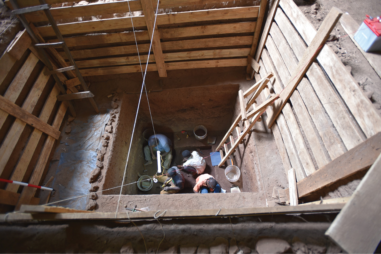 ABOVE Excavations under way at Panga ya Saidi cave in Kenya. Although the cave only lies 15km from the coast, the Late Pleistocene occupants seem to have specialised in exploiting forest and some grassland resources.