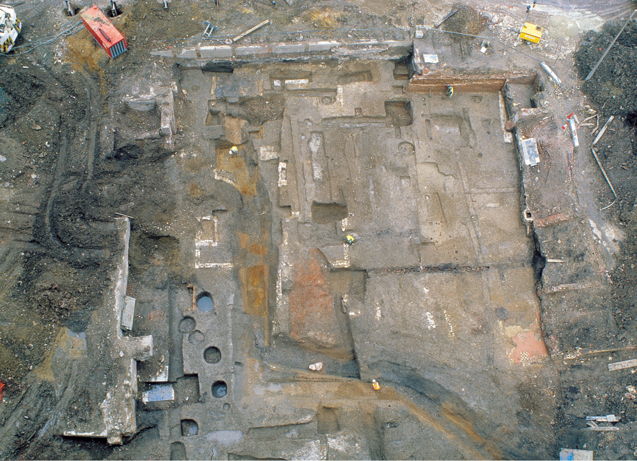 below An aerial view of the Star Fort excavations, showing the outline of the western half of its ditch. Two graves were found just outside this, perhaps Artillery Company trainees, or