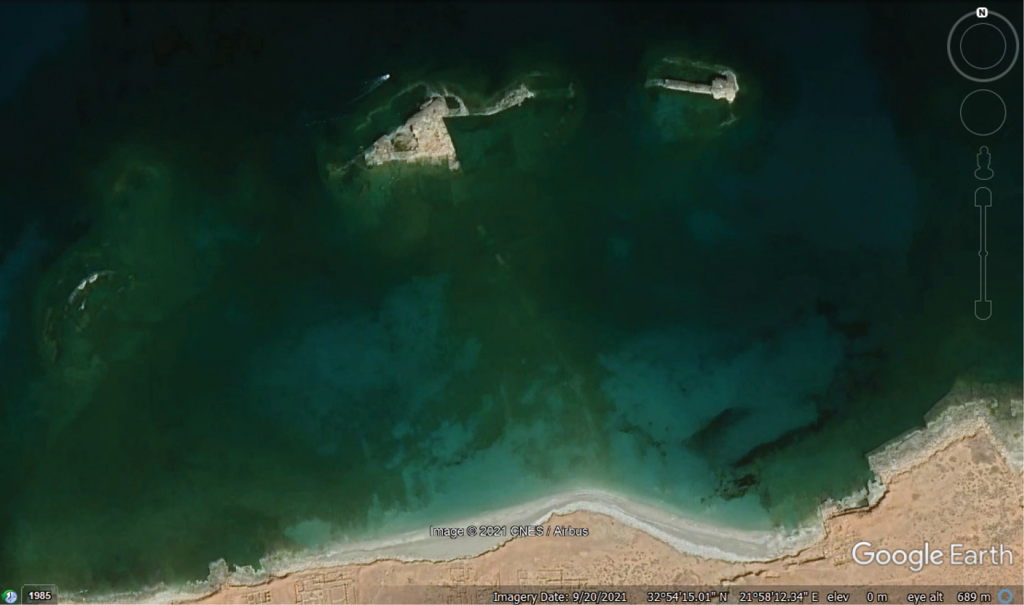 LEFT The submerged Greek city of Apollonia lies on the sea floor between the mainland and the chain of rocks, reefs, and islands that now mark its northern boundary. The two main islands have residual ridges of rock carved on the outer side to absorb and deflect wave energy that might damage buildings on the island. The islands are about 300m offshore from the beach. There are the foundations of a tower or lighthouse in the Eastern Island.