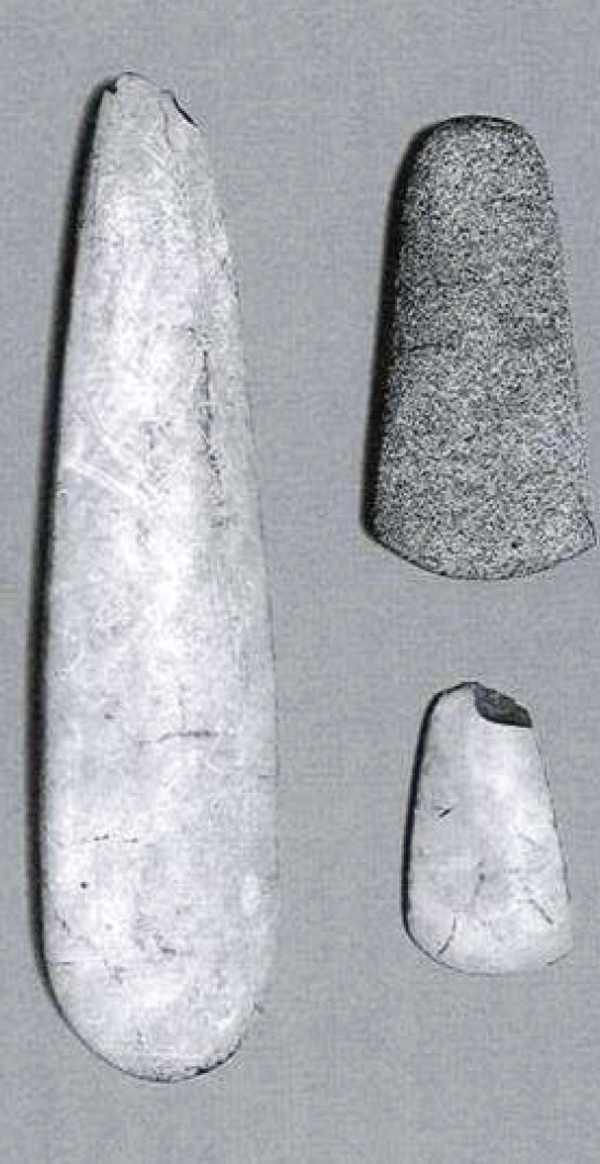 below Polished stone axes found in pits and ditches at Thornborough attest to the transport of prestige stone from Cumbria.