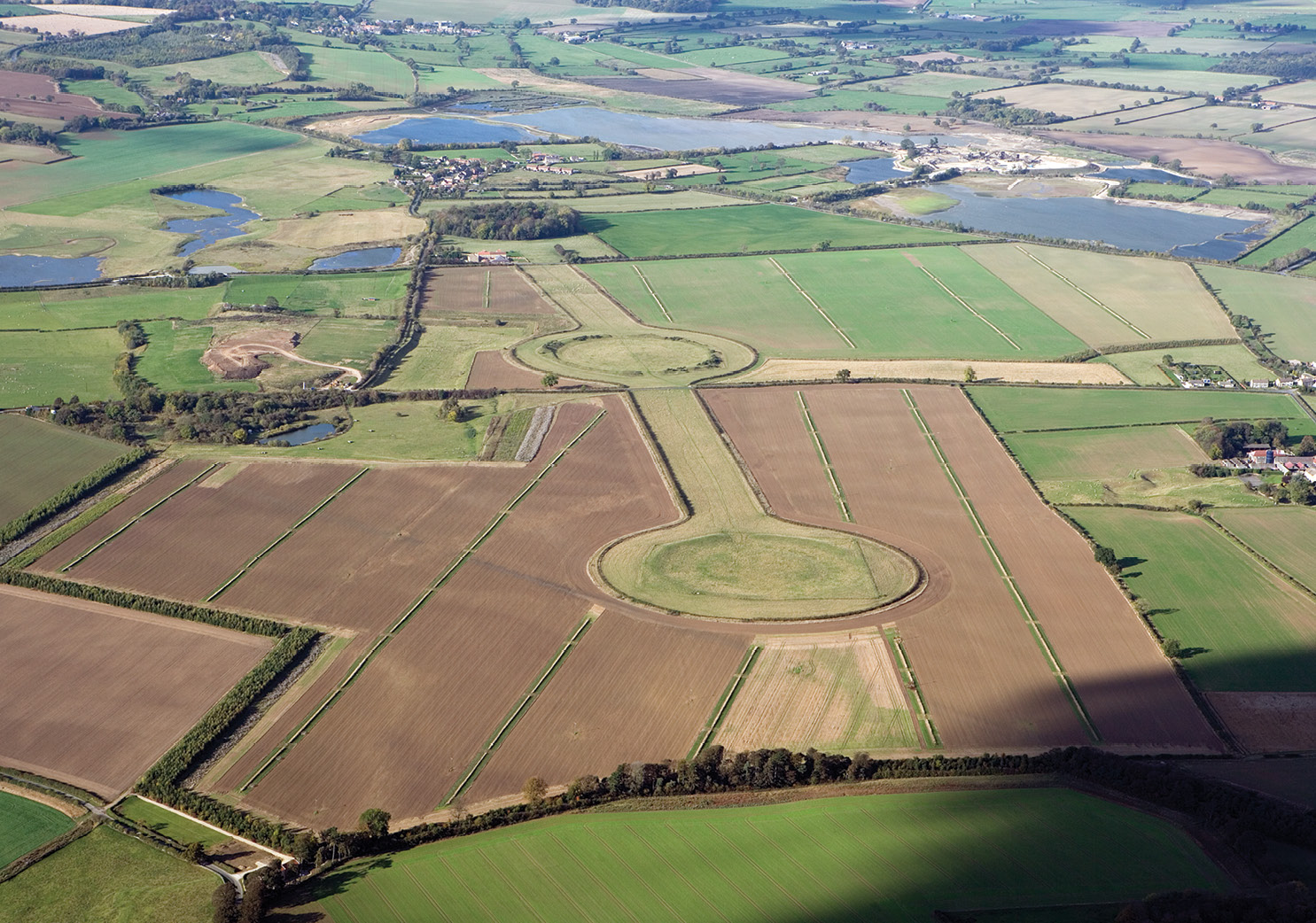 above Their similarity in terms of diameter and near-perfect circularity suggests that Thornborough’s three massive henges were conceived and constructed as a single linked monument but might they have also been inspired by Orion’s belt, part of a constellation whose appearance marks the end of summer, and its disappearance the start of spring?