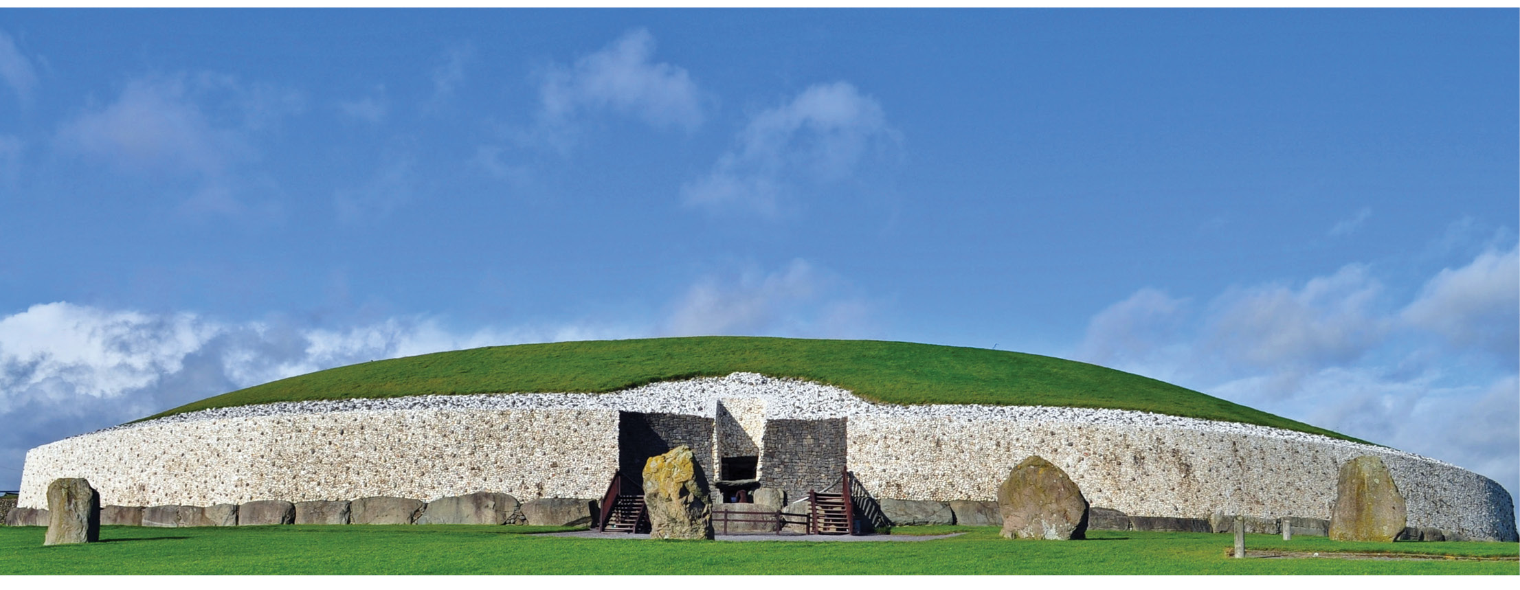 above Newgrange’s Neolithic passage tomb, in Co. Meath, Ireland, is one of a number of monuments together with Maes Howe, Durrington Walls, and the Dorset cursus that are aligned on the midwinter solstice sunrise. Could the alignment of the Thornborough henges be similarly significant? below right The ‘founder monument’ at Thornborough: fragments of human bone, including a cranium and mandible, were found in the fill of a gypsum-lined pit discovered beneath a triple-ditched barrow.