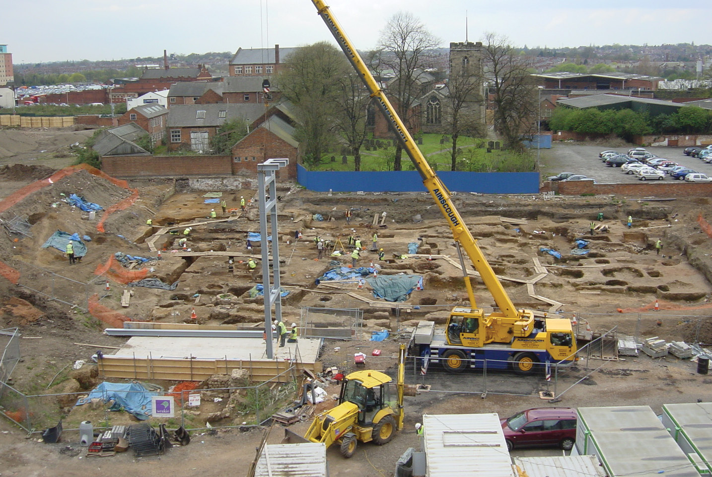 RIGHT Overlooking the Vine Street excavations in 2006.