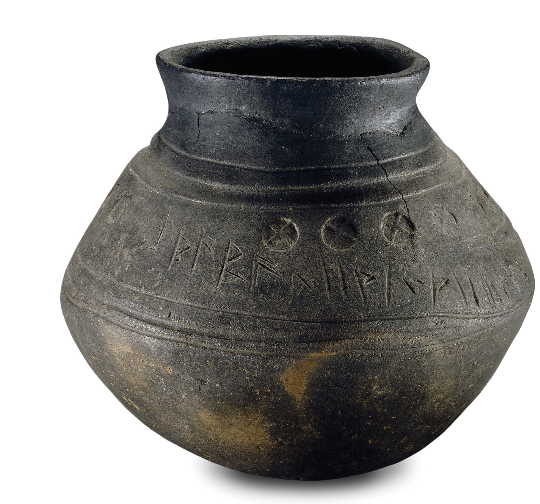 right This early Anglo-Saxon urn from Loveden Hill, Lincolnshire, is one of only around 20 objects marked with runes known from England that pre-date AD 650.