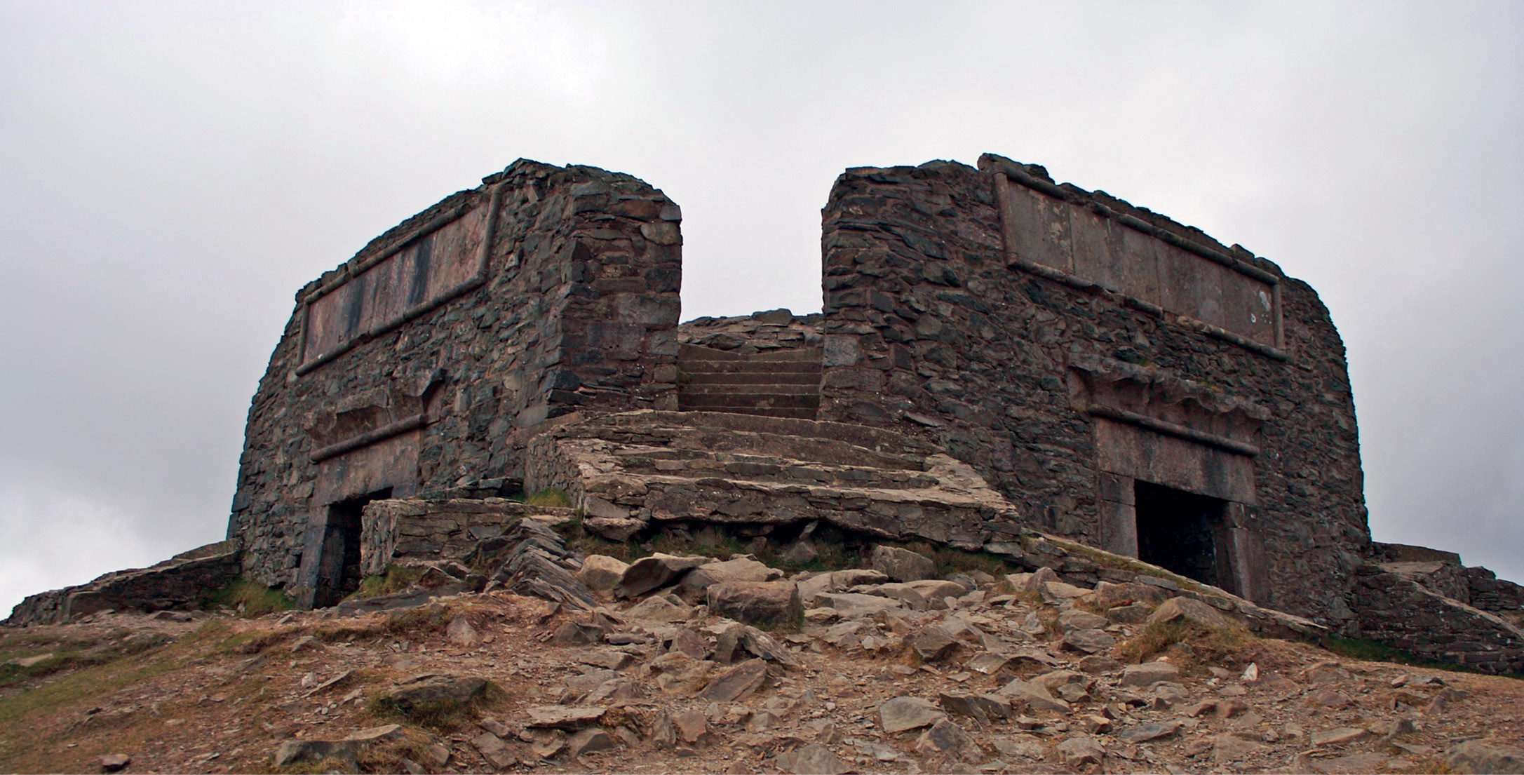 ABOVE The ill-fated tower commissioned for George III. Never finished, a substantial chunk of its superstructure was felled in an 1862 storm.