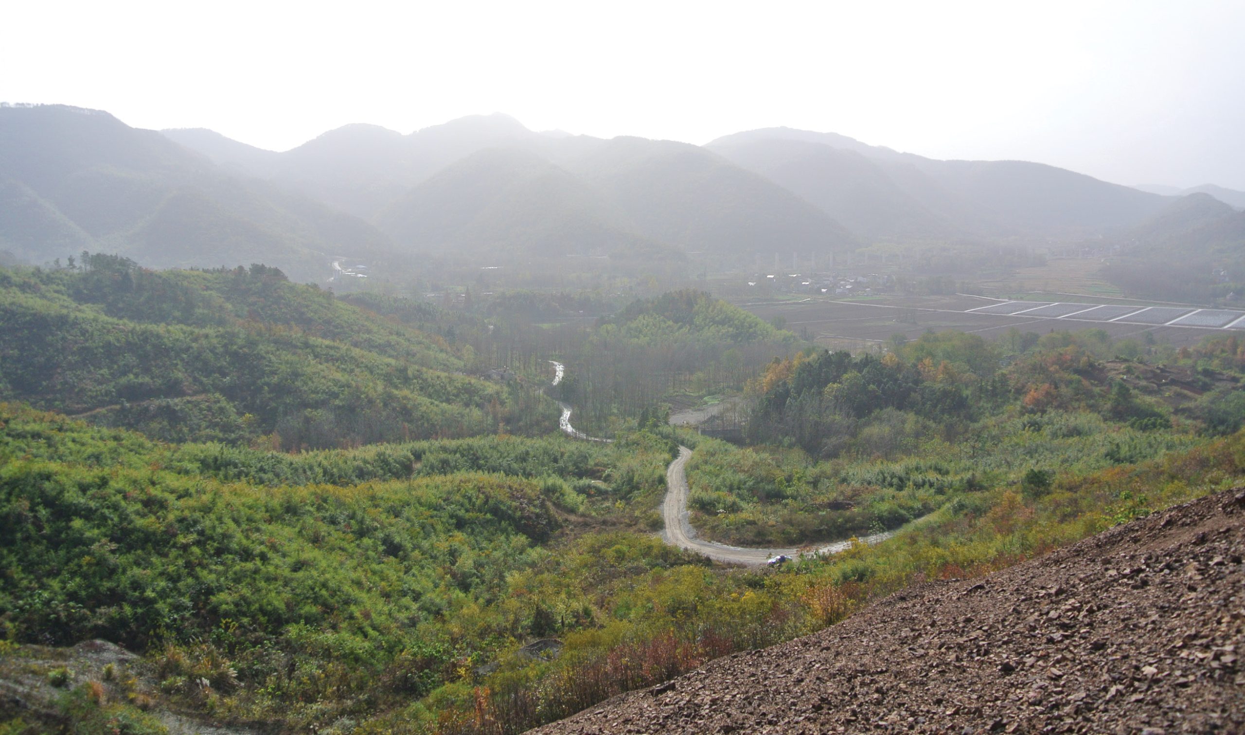 below The Dagongshan ore district in Nanling county, close to Tongling city.