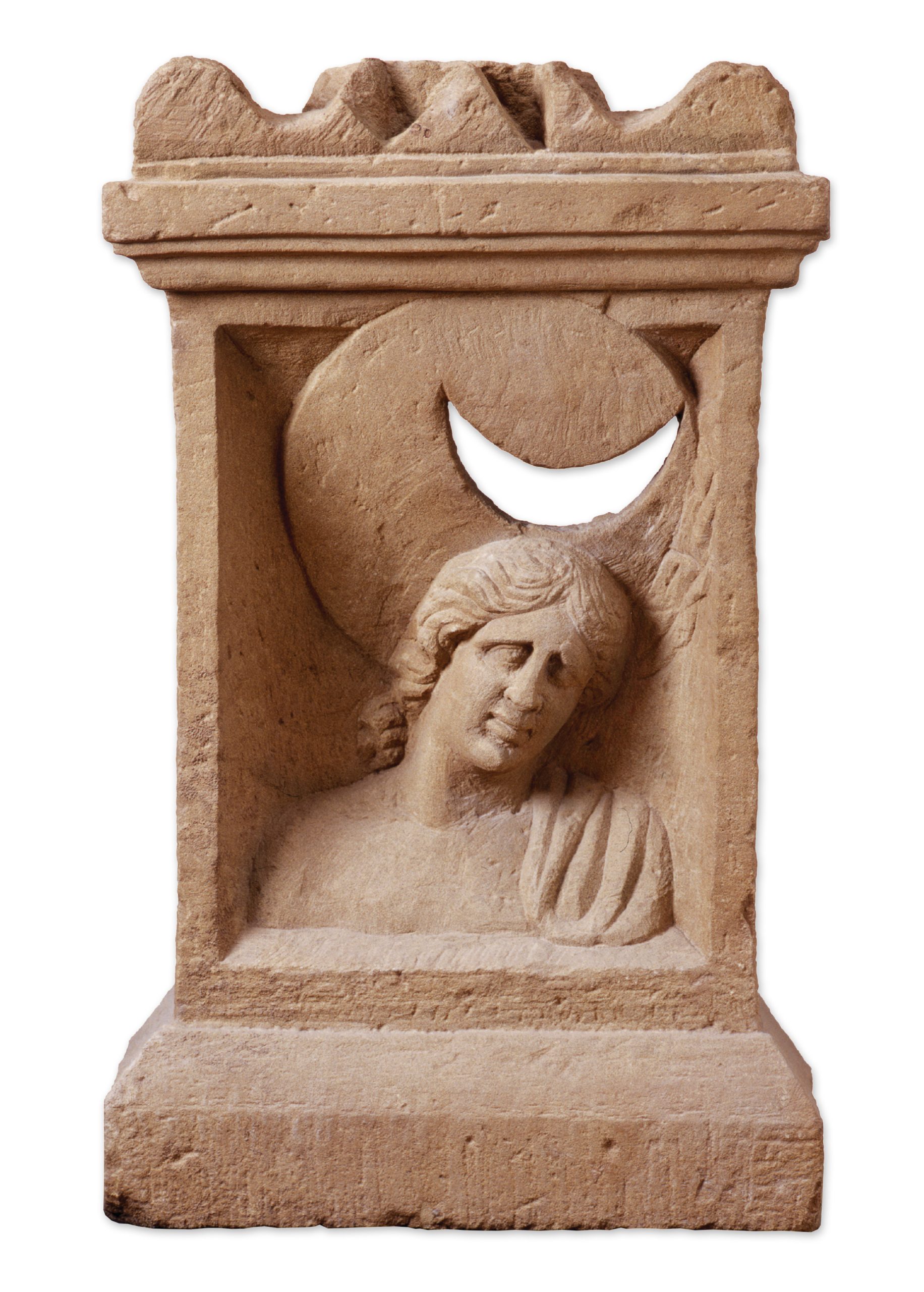 Opposite page Altar from the mithraeum of Mundelsheim (Germany) portraying the goddess Luna. Sandstone, end of 2nd early 3rd century AD.