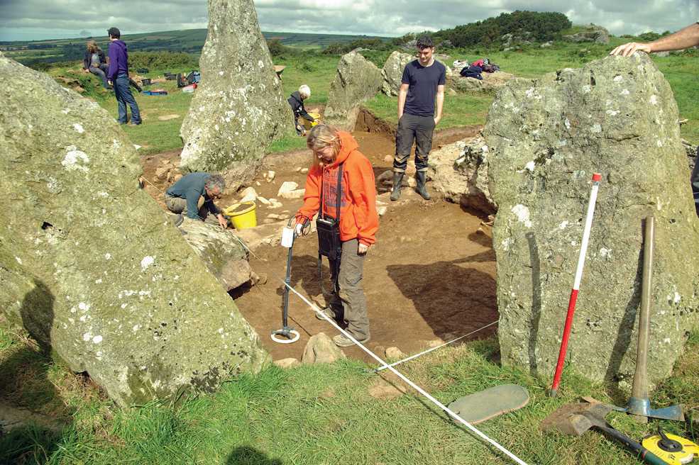 below Two summers of excavations have shed light on the Neolithic site’s construction, but also on activity on the site stretching into the Bronze and Iron Ages.
