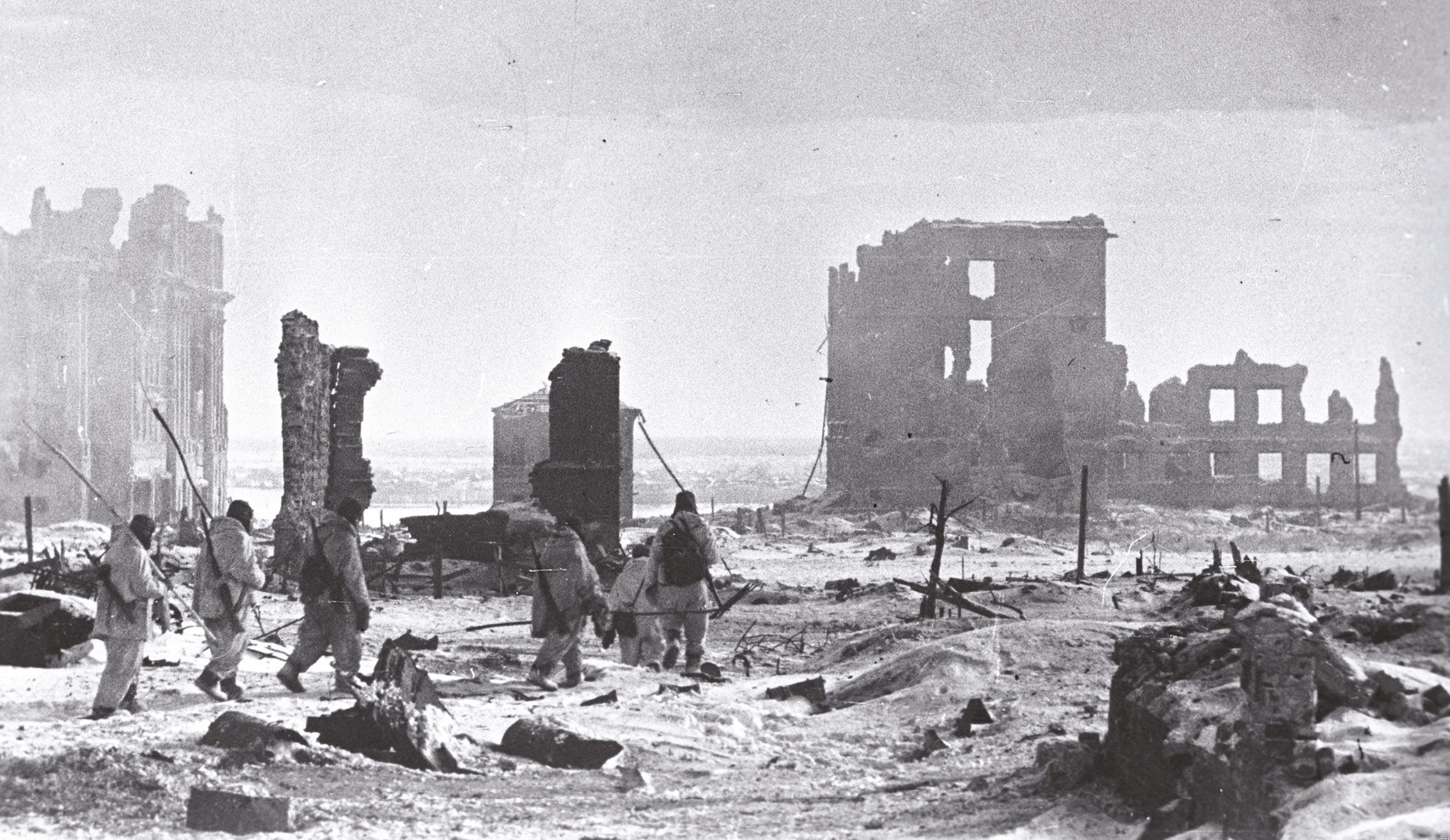 above The centre of Stalingrad following its liberation, February 1943. The ‘toe hold’ that Soviet troops managed to maintain on the western bank of the Volga river allowed the German advance to be slowed and ultimately defeated.