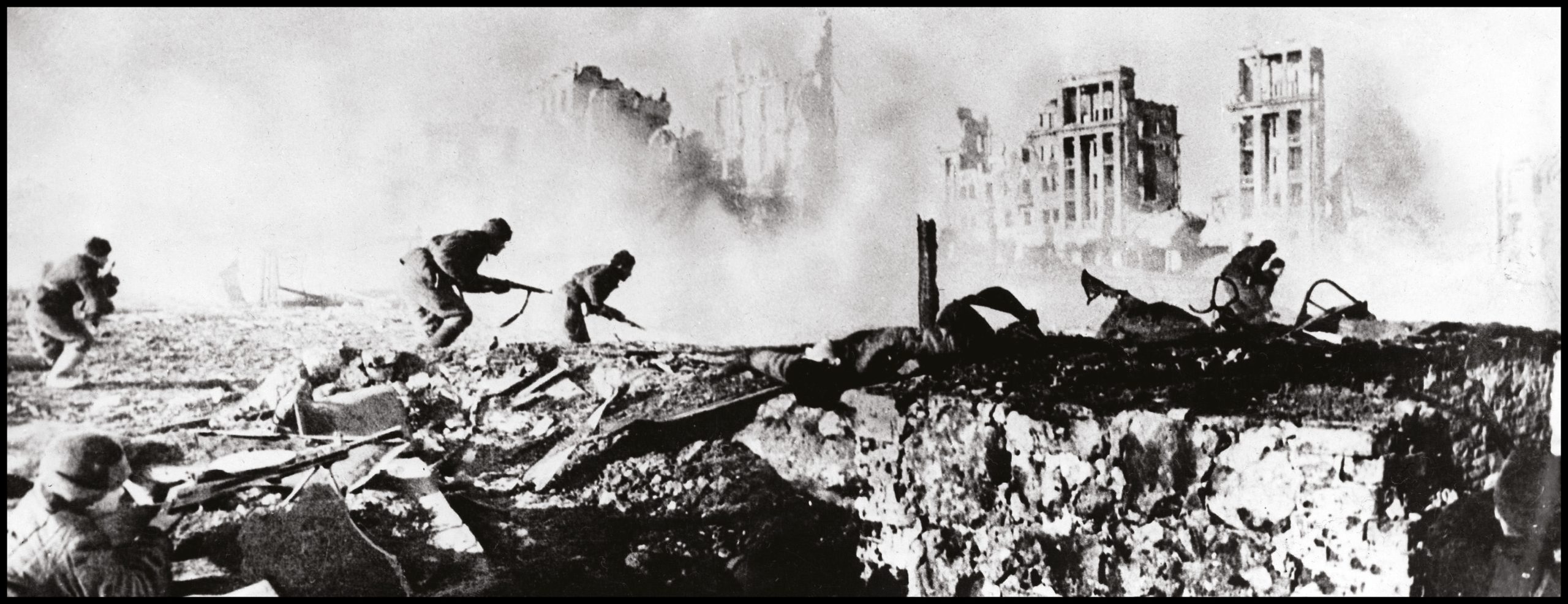 below Soldiers advancing under fire during the Battle of Stalingrad, 1942.
