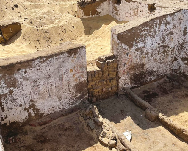 above The Roman period tomb with painted walls discovered at Tuna el-Gebel.