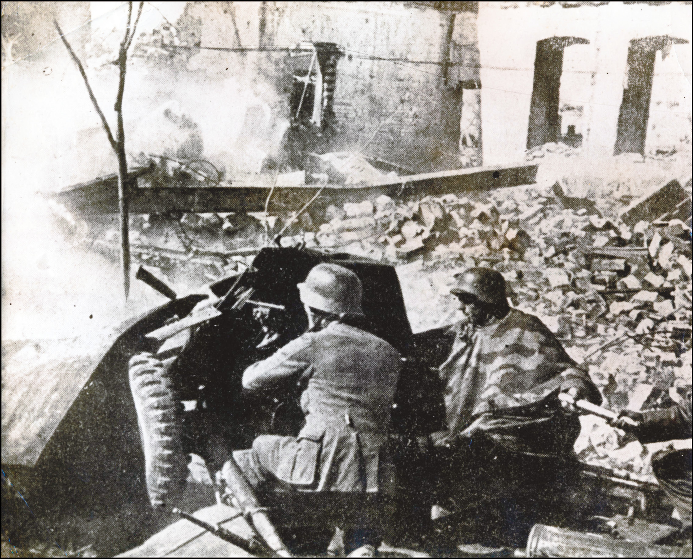 above A byword for human suffering, the Battle of Stalingrad was fought out amid an inhuman environment of unrelenting fire, noise and dust.