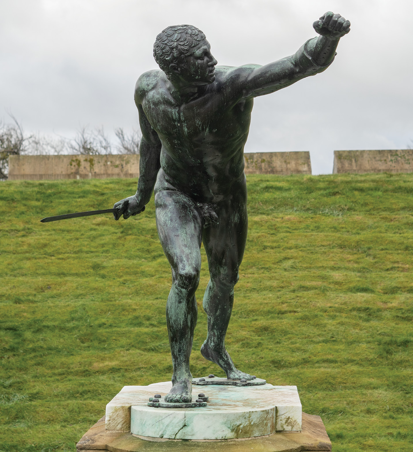 above Now at Windsor Castle, Hubert le Sueur’s Borghese Gladiator was cast in 1630 from a mould of the original, carved in marble by Agasias of Ephesus c.100 BC. This is one of the few sculptures to survive from the extensive collection that once filled the open-sided Tuscan-style colonnade lining one side of the gardens at St James’s Palace.