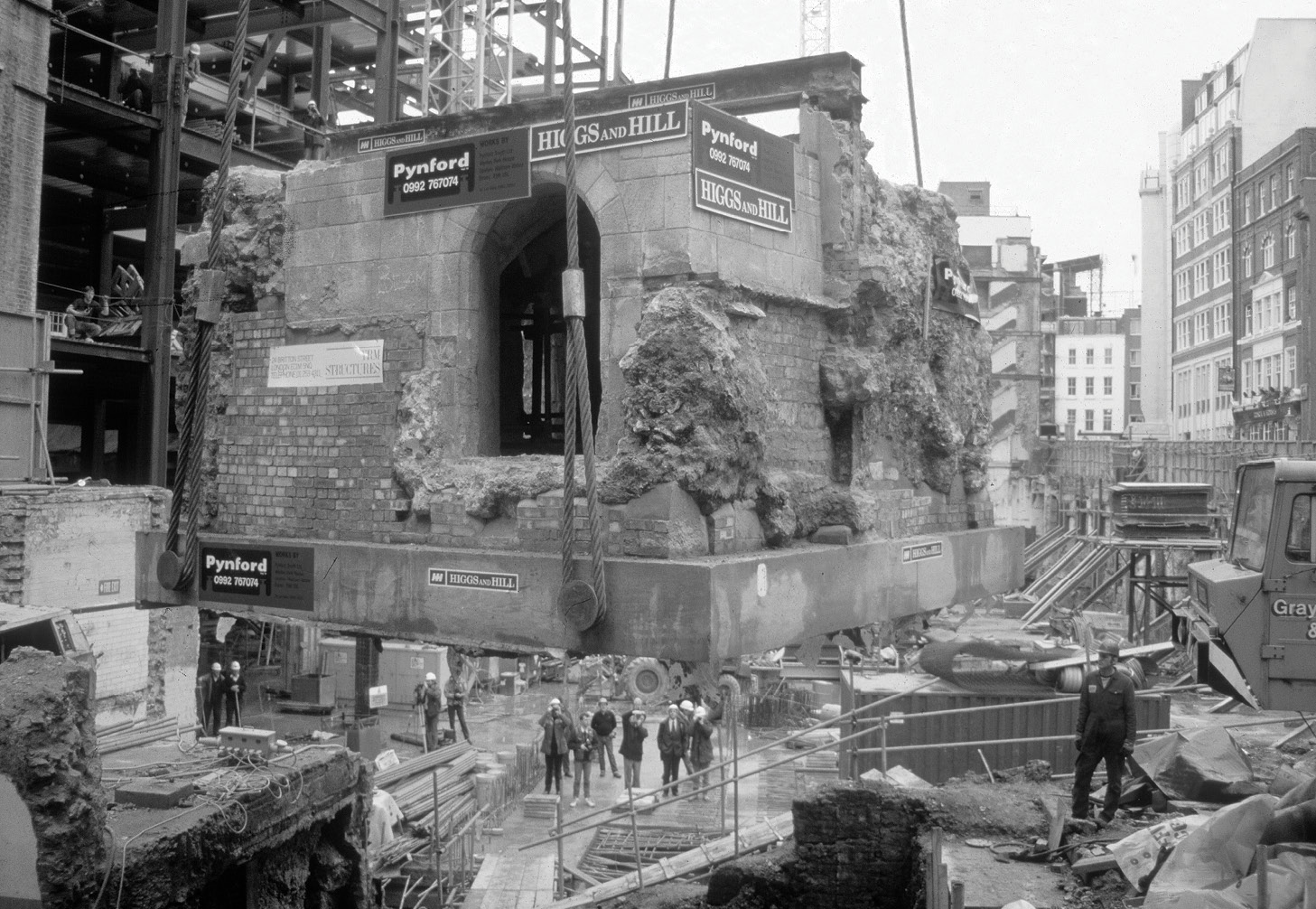 above The 14th-century undercroft of the Carmelite prior’s house was rediscovered in the 19th century and recorded by Alfred Clapham. The entire structure was lifted by crane during the excavation and construction project that took place in 1991. It can now be viewed through a glass wall in the basement of 65 Fleet Street (accessed from Whitefriars Street). above right The interior of the 14th-century undercroft from the Carmelite prior’s house; eight limestone ribs support a chalk and clunch vault.