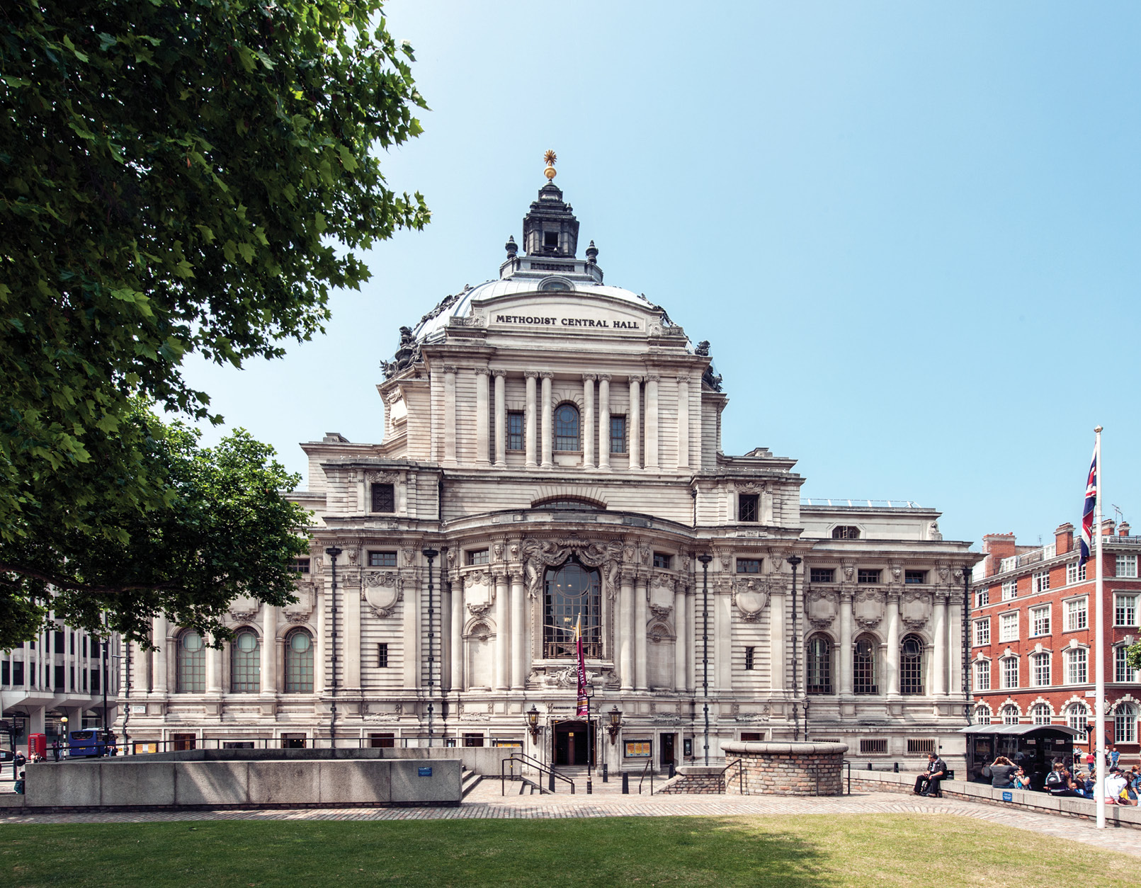 below & above No building better embodies the confidence of Nonconformity than the Wesleyan Methodist Central Hall (1905-1912). Facing Westminster Abbey and the Houses of Parliament, it is an emphatic reminder that Wesleyans were big players in the religious revival of the pre-war years.