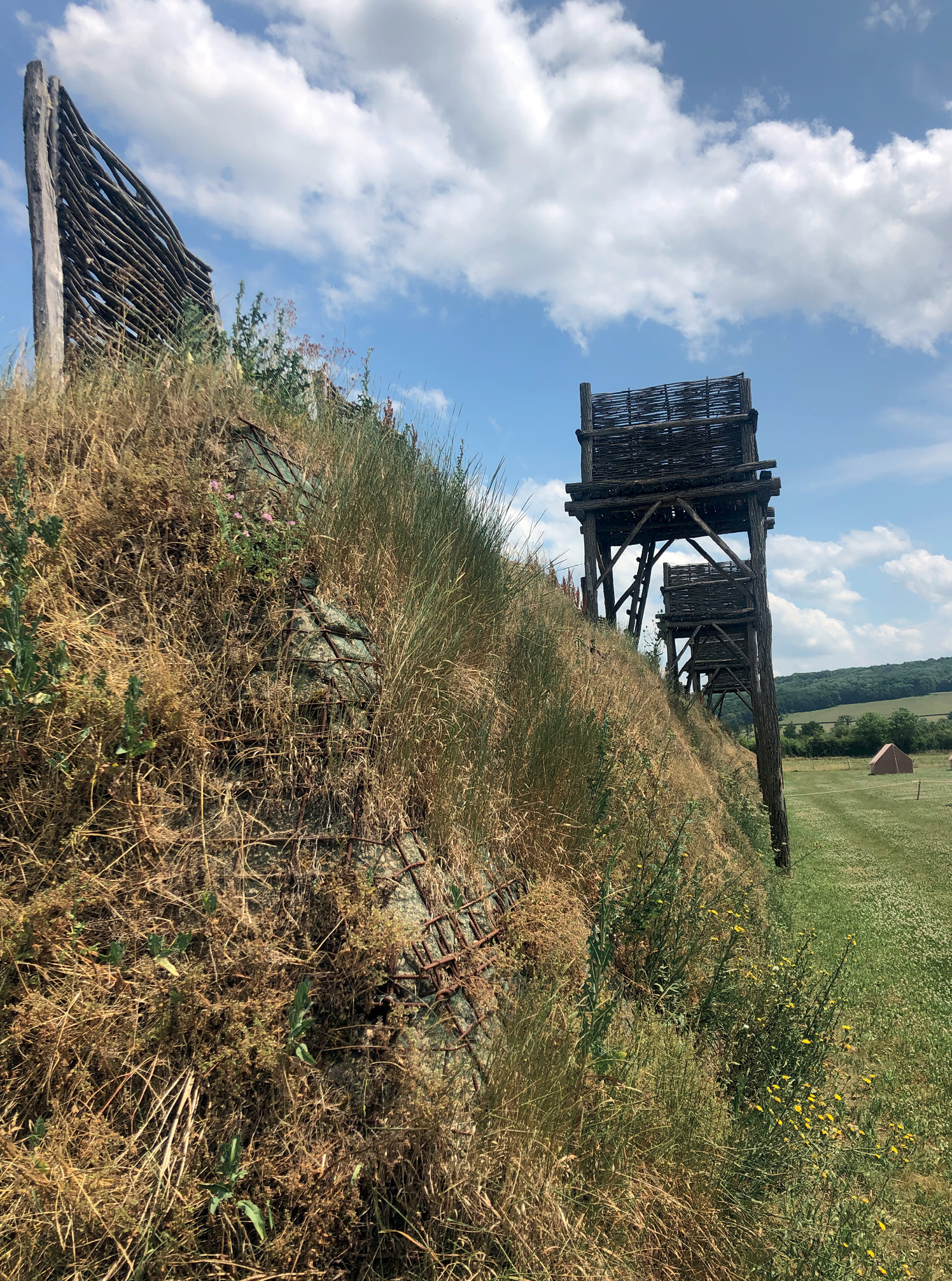 left Caesar’s solution. He ordered that Alésia should be invested with an ingenious arrangement of siege works, which have been partially reconstructed at the site. BELOW It can be hard to believe that the idyllic landscape around the village of Alise-Sainte-Reine was once part of the killing ground around the Ozerain river..