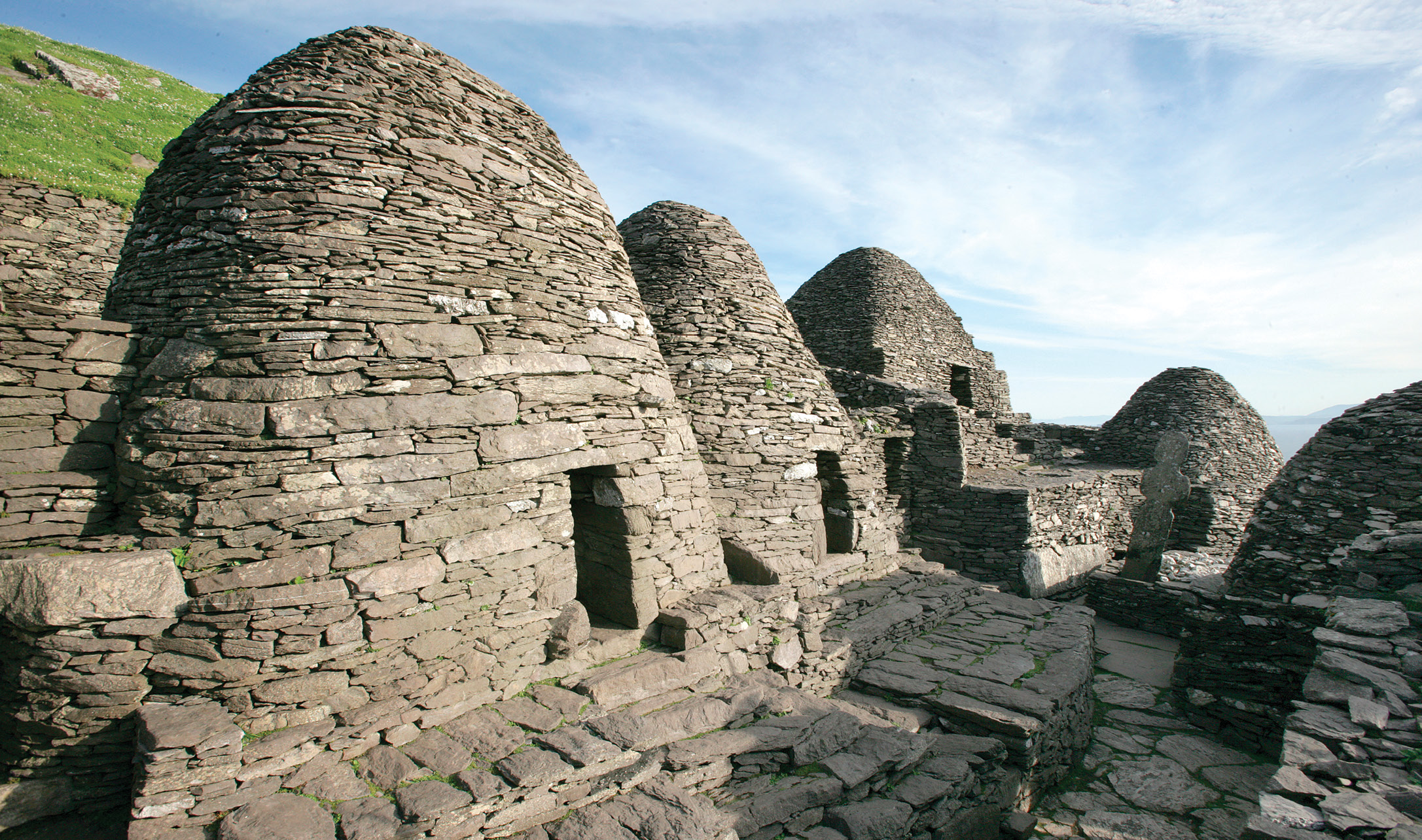 above Homes for monks (and, later, for Jedi): probably dating from the 8th or 9th centuries.