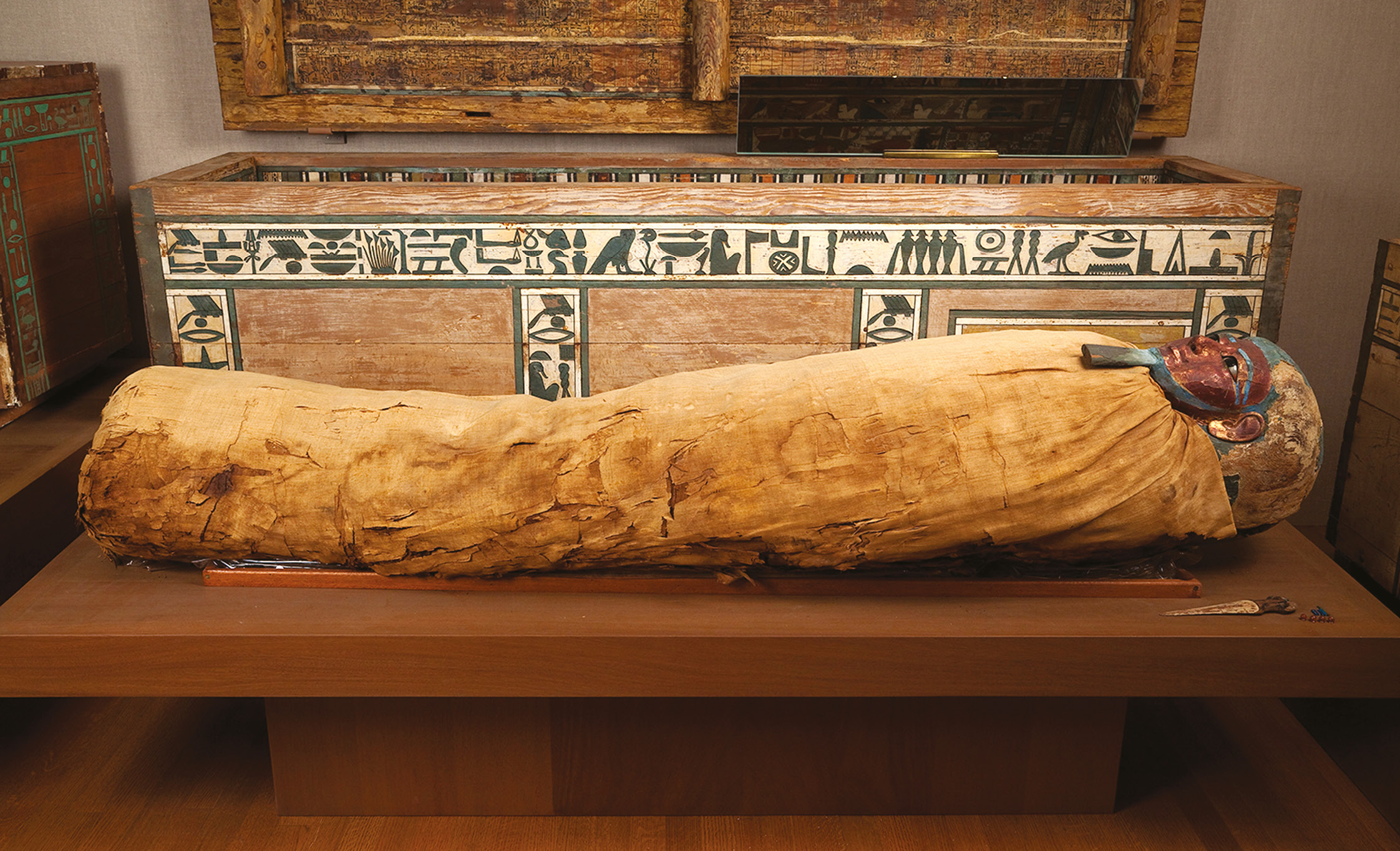 below The Twelfth Dynasty wooden coffin of Ukhhotep from Meir, now in the MMA. inset Ukhhotep asks for the basic offerings of bread, beer, ox, fowl, alabaster, and linen, all by the thousand, to be made available for him in the ‘Field of Reeds’, the Egyptian paradise.